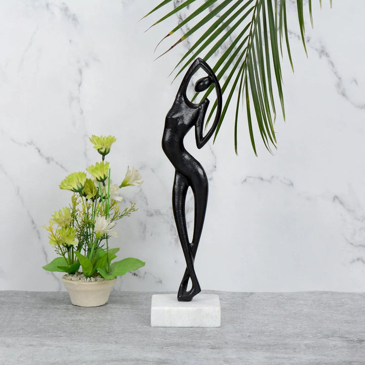 Graceful Flex Black Figurine for Modern Home Decor